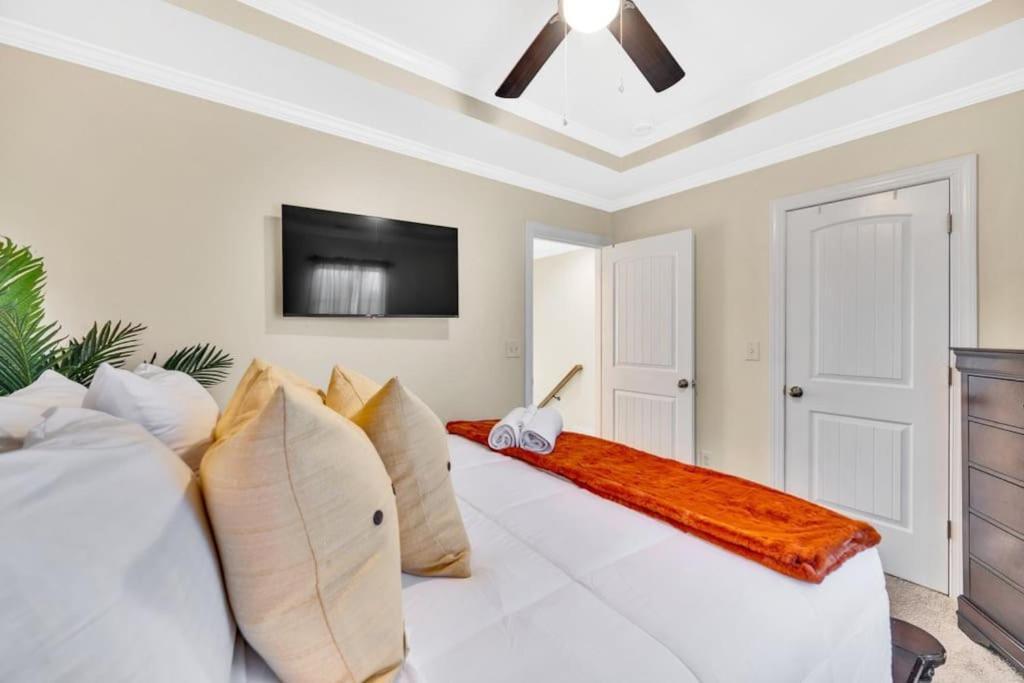 Вілла Cozy 2B Townhouse King Bed Free Parking Tv In Brs Конкорд Екстер'єр фото